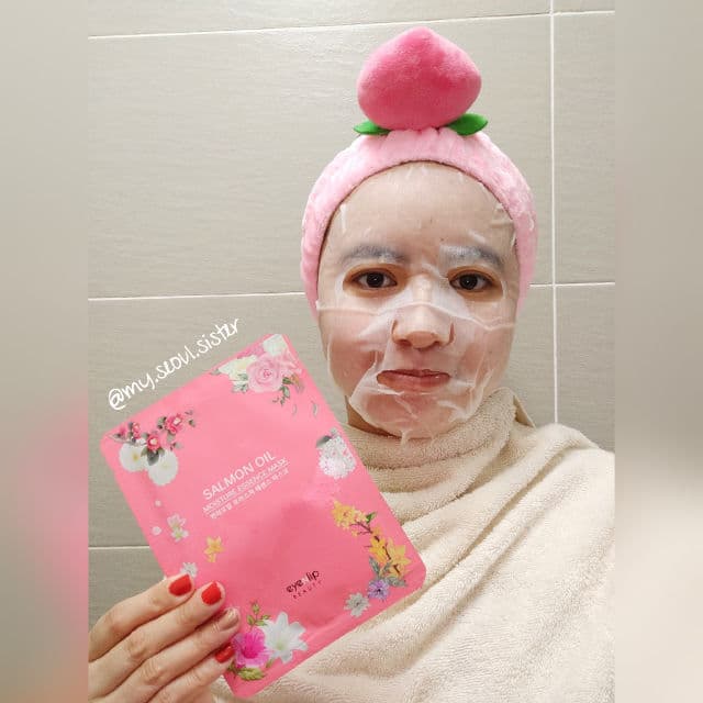 EYENLIP Salmon Oil Moisture Essence Mask review photo by Dayangku