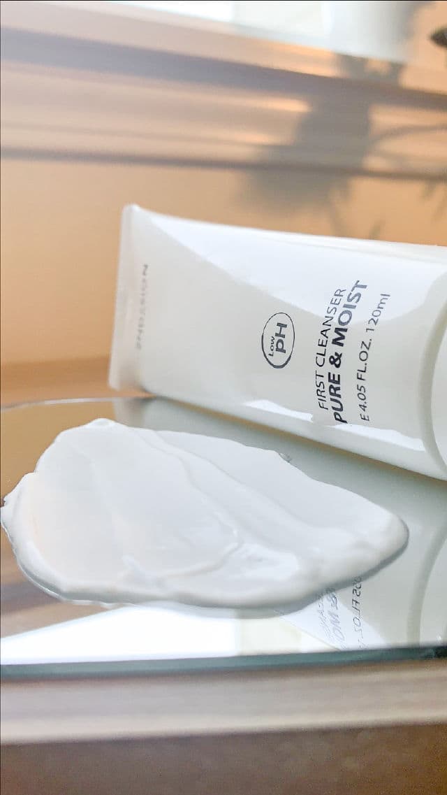 2NDESIGN First Cleanser Pure & Moist  review photo by DearBoba