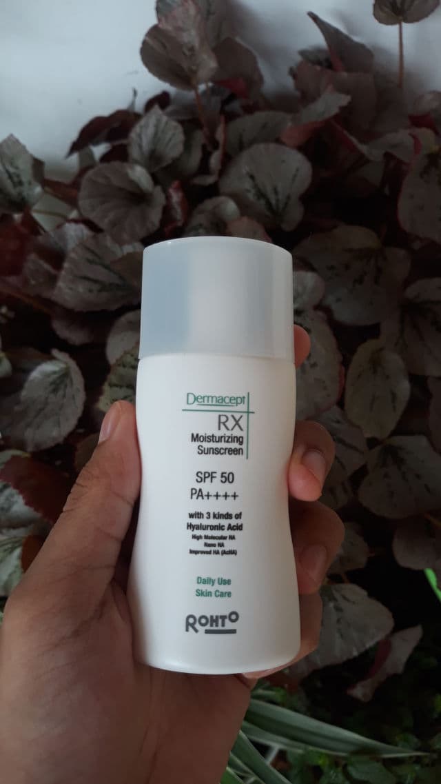 Rohto Dermacept RX Moisturising Sunscreen SPF 50 PA ++++ review photo by DeboraYesha