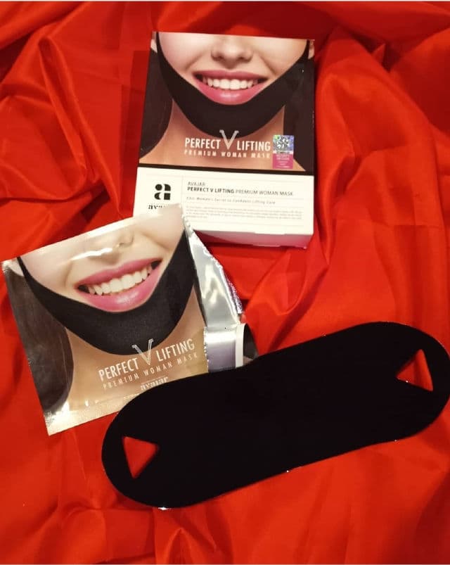 Avajar Perfect V Lifting Premium Black Mask 1 Sheet review photo by Deedee1