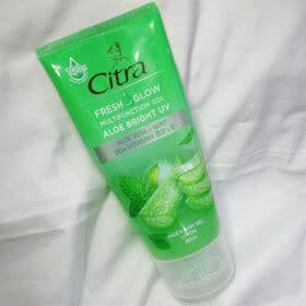 Citra Fresh Glow Multifunction Gel Aloe Bright UV review photo by Trisnaar