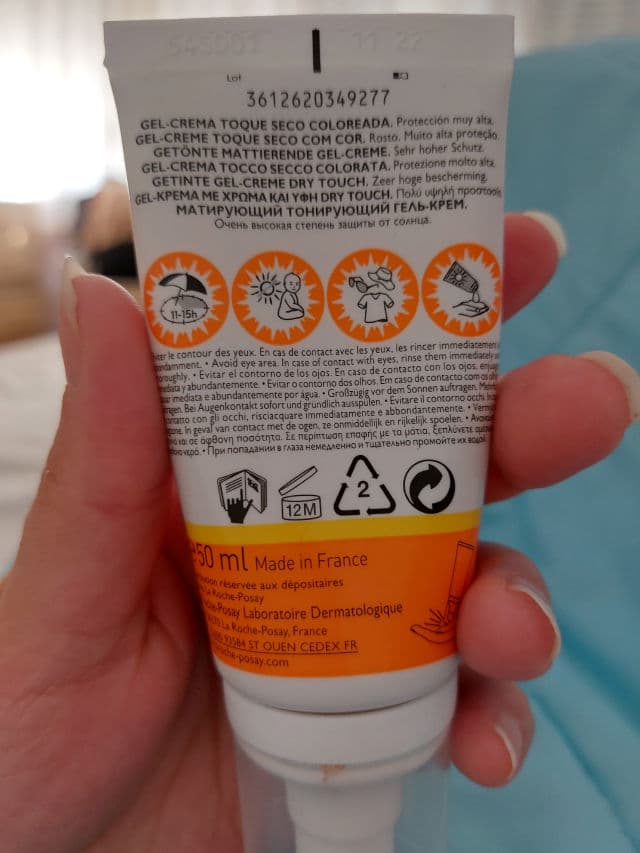 La Roche-Posay Anthelios XL SPF 50+ Tinted Dry Touch Gel-Cream Anti-Shine review photo by Diana1989