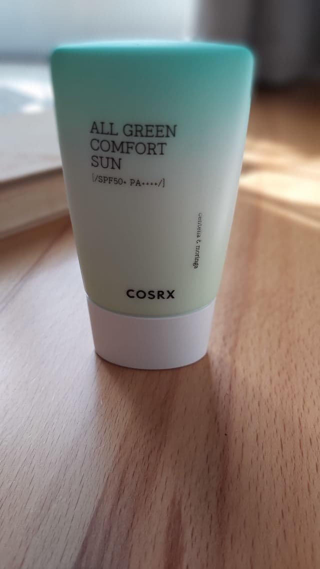 COSRX Shield Fit Green Comfort Sun SPF50+ PA++++ review photo by Ditke888