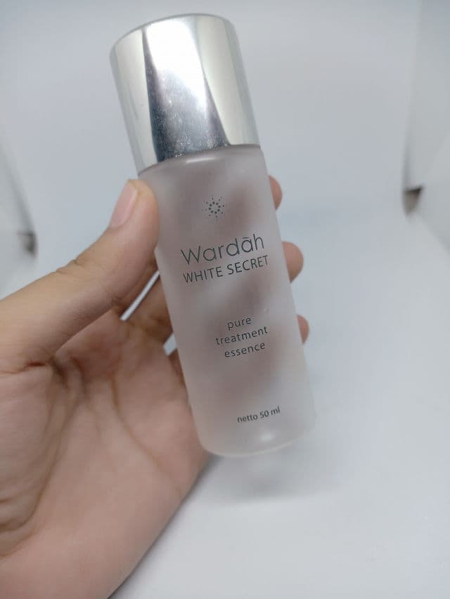 Wardah White Secret Pure Treatment Essence review photo by Diyaaah