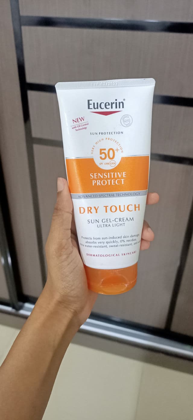 Eucerin Sun Gel-Cream Dry Touch Sensitive Protect SPF 50+ review photo by DrNikiEve