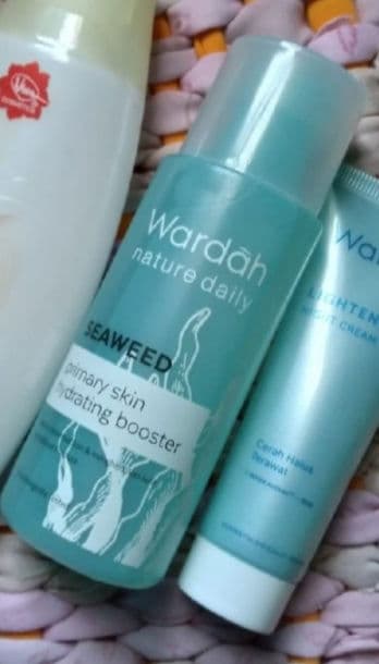 Wardah Seaweed Primary Skin Hydrating Booster review photo by Dwi6