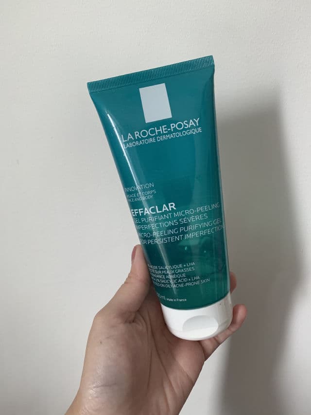 La Roche-Posay Effaclar Micro-Peeling Purifying Gel Cleanser review photo by Dyarra
