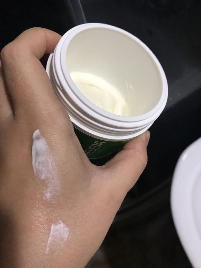 Weleda Skin Food Body Butter review photo by EllieEllie