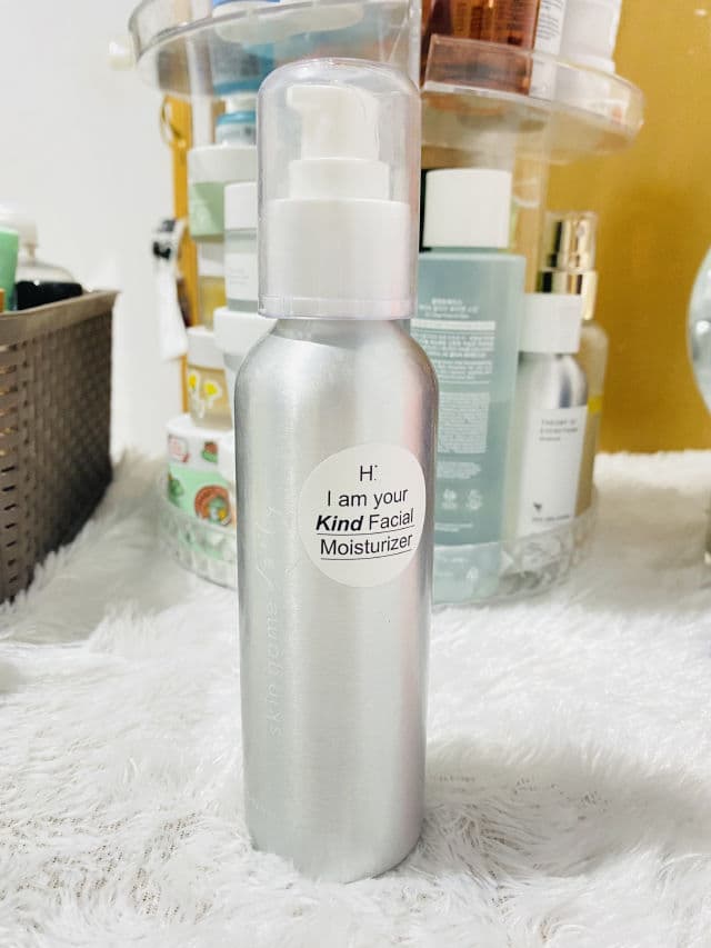 Skin game Daily Kind Moisturizer review photo by Elvanii