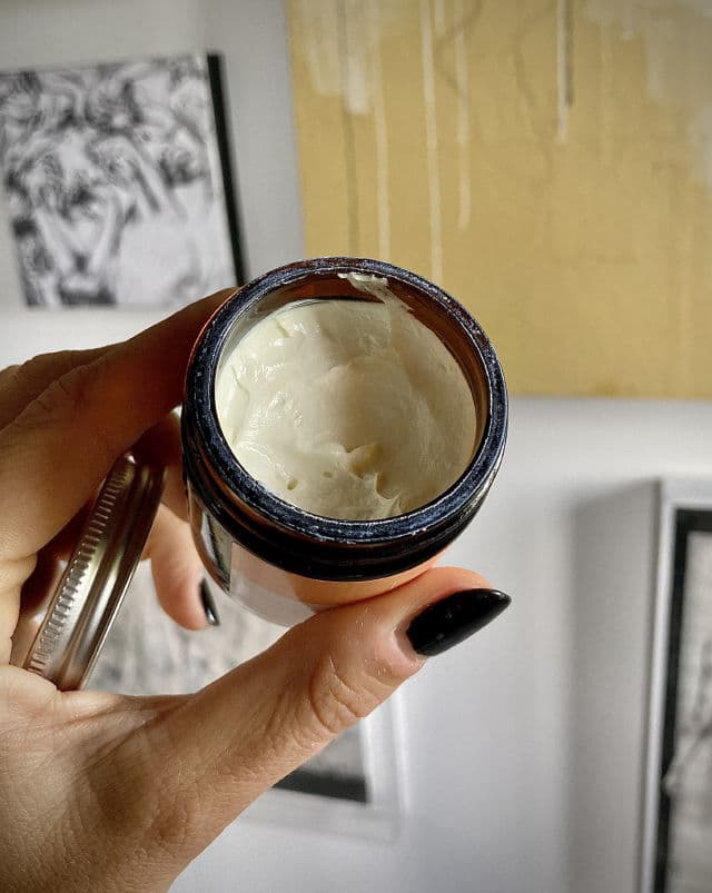 facetheory Amil-C Whip M5 SPF 20 review photo by Emimi