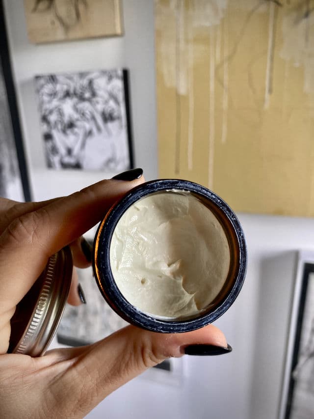 facetheory Amil-C Whip M5 SPF 20 review photo by Emimi