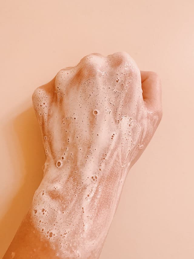 La Roche-Posay Toleriane Purifying Foaming Soap Free Cleanser review photo by Emma183