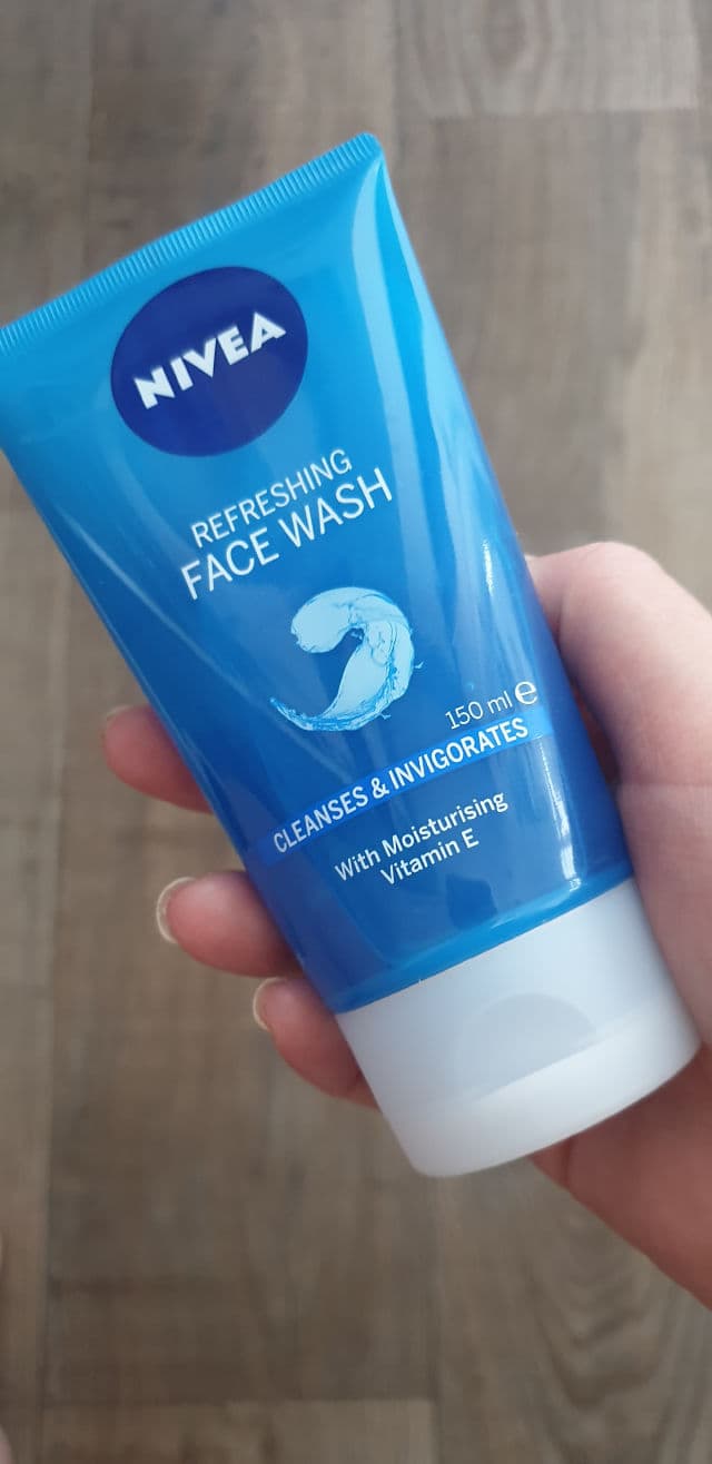 Nivea Daily Essentials Refreshing Facial Wash Gel review photo by Emst