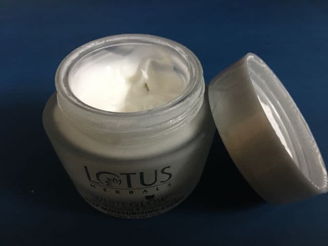 Lotus Herbals Skin Whitening and Brightening Gel Cream SPF 25 review photo by Farhina