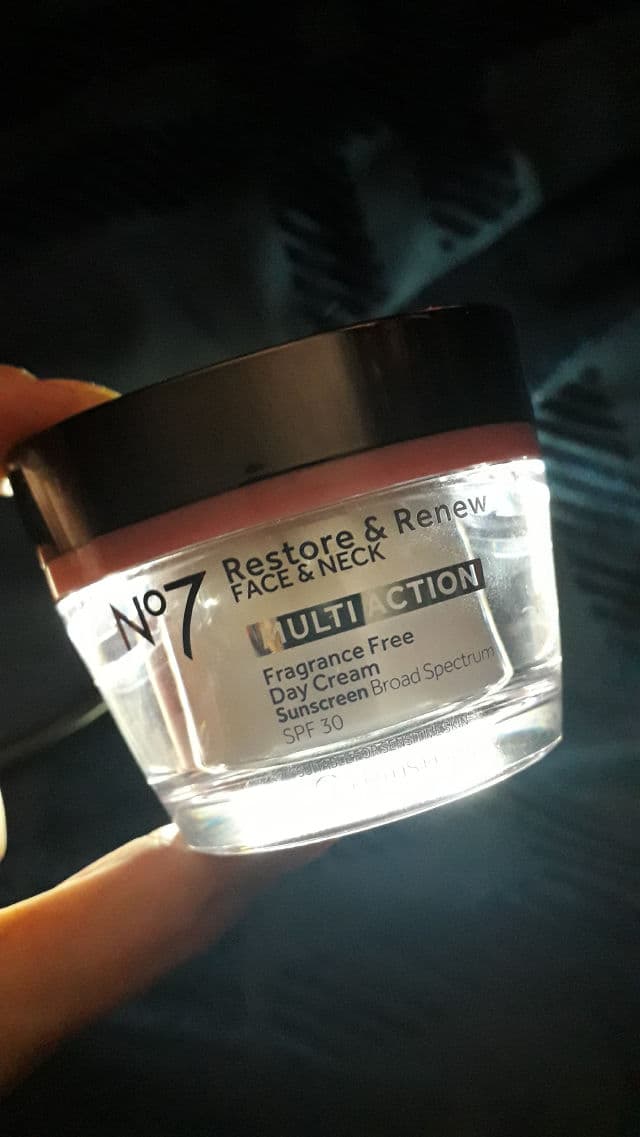 No7 Restore & Renew Day Cream SPF 15 review photo by FataMorgana