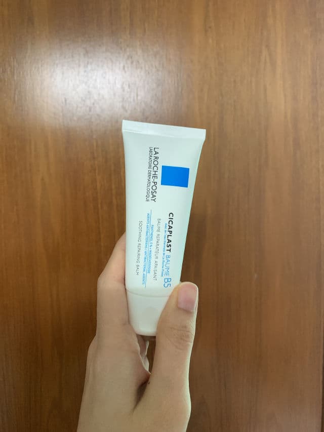 La Roche-Posay Cicaplast Baume B5 Soothing Repairing Balm review photo by FishUnni