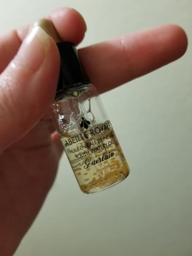 Guerlain Abeille Royale Youth Watery Oil review photo by FreebsForZ