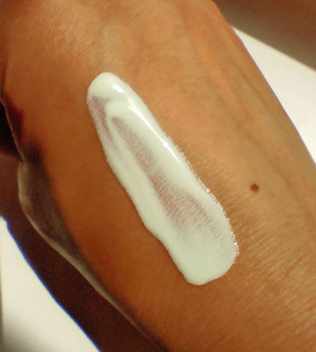 SVR Sun Secure Fluide SPF50+ review photo by FrenchyPeach19