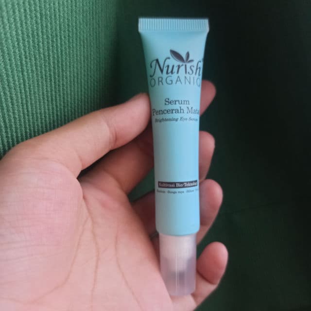 Nurish Organiq Brightening Eye Serum review photo by Ghina