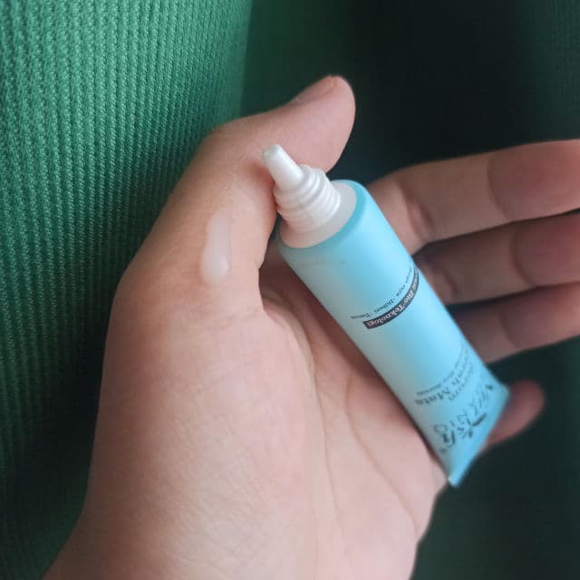 Nurish Organiq Brightening Eye Serum review photo by Ghina