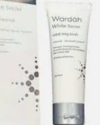 Wardah White Secret Exfoliating Scrub review photo by Glowwwup