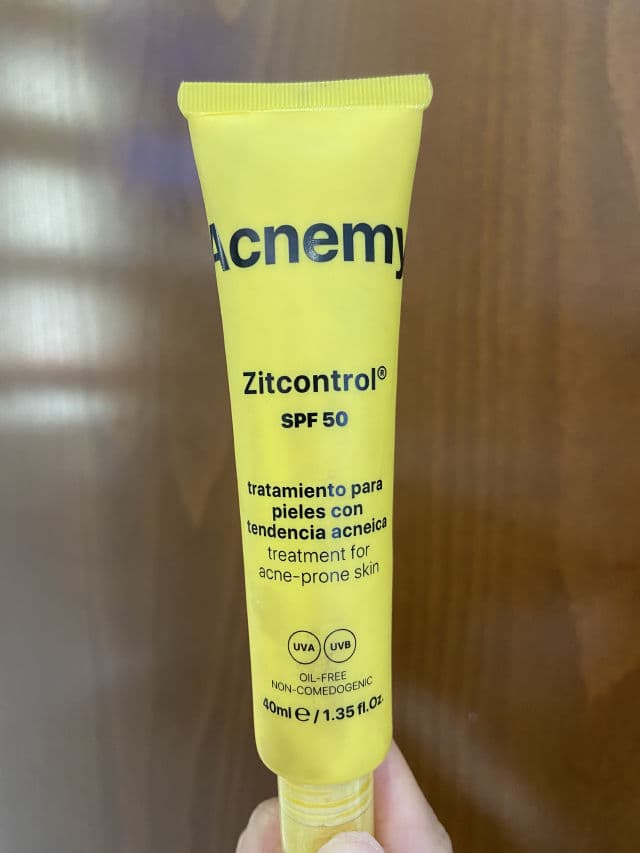Acnemy Zitcontrol 2-in-1 SPF 50 Sunscreen + Acne Treatment review photo by Grethi
