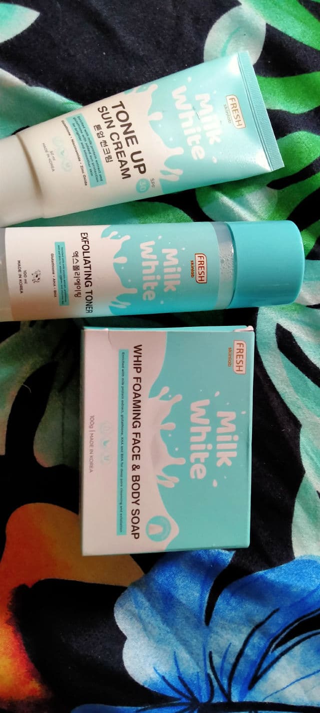 Fresh Skinlab Milk White Tone Up Sun Cream SPF30 review photo by Guanxin