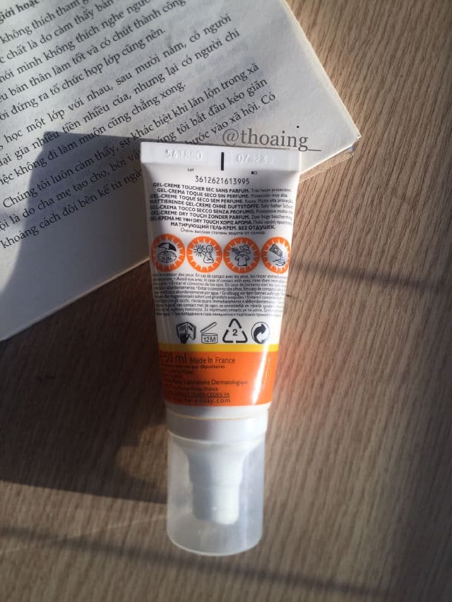 La Roche-Posay Anthelios XL Non-Perfumed Dry Touch Gel Cream SPF50+ review photo by Vivianie