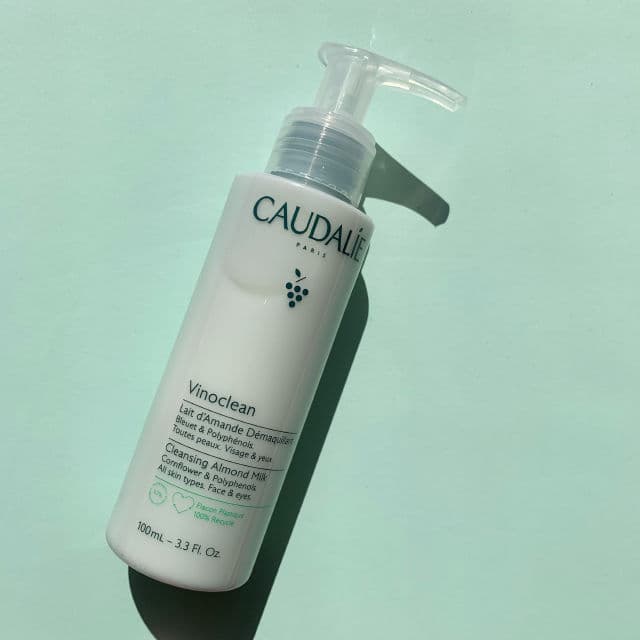Caudalie Paris Vinoclean Gentle Cleansing Almond Milk review photo by HFBeauty