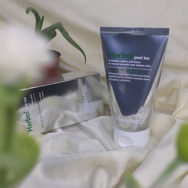 medi-peel Herbal Peel Tox review photo by Hashieverywhere
