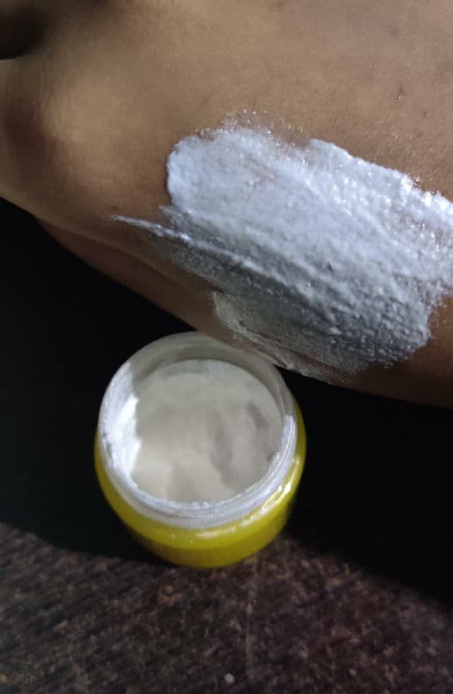 Garnier Bright Complete Vitamin C Yoghurt Night Cream review photo by Hawwa