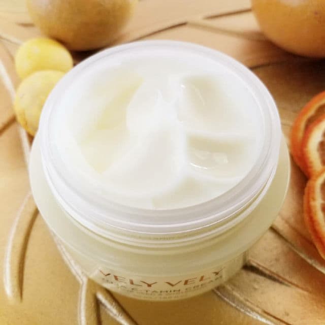 Vely Vely Yuja C-tamin Cream review photo by Hendrika01