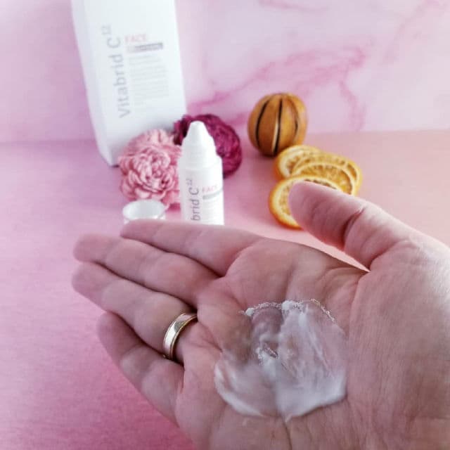 Vitabrid C12 Face Brightening Powder review photo by Hendrika01