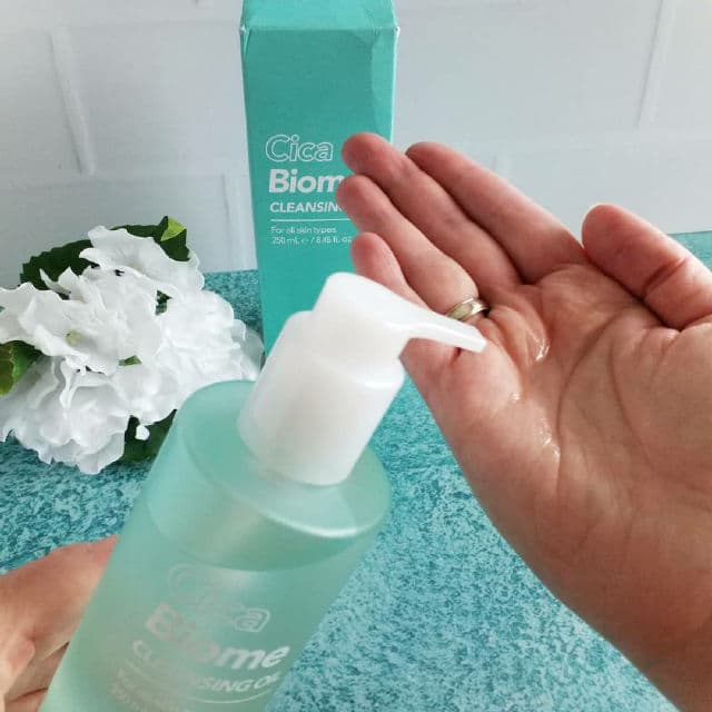Audrey & Young Cica Microbiome Cleansing Oil review photo by Hendrika01