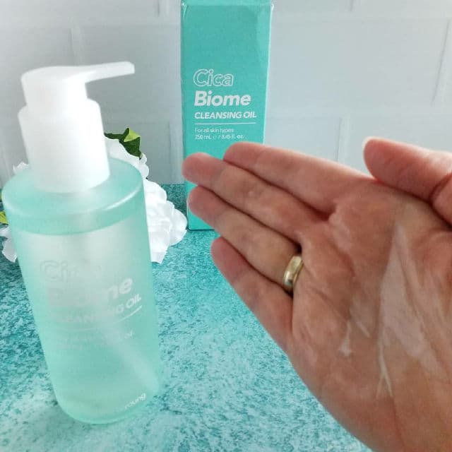 Audrey & Young Cica Microbiome Cleansing Oil review photo by Hendrika01