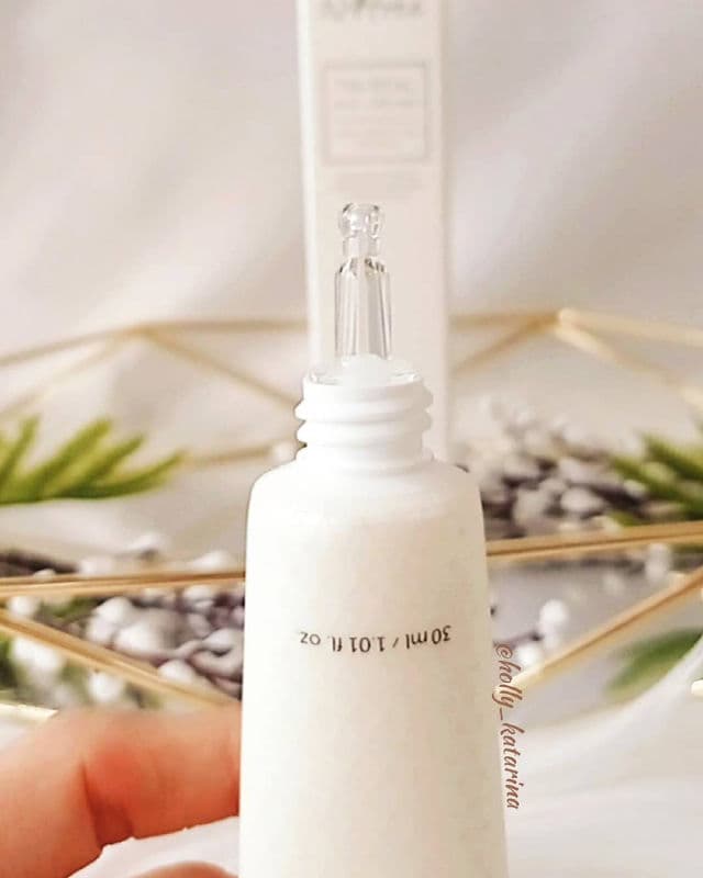 ISNTREE TW-Real Eye Cream review photo by Hollykatarina