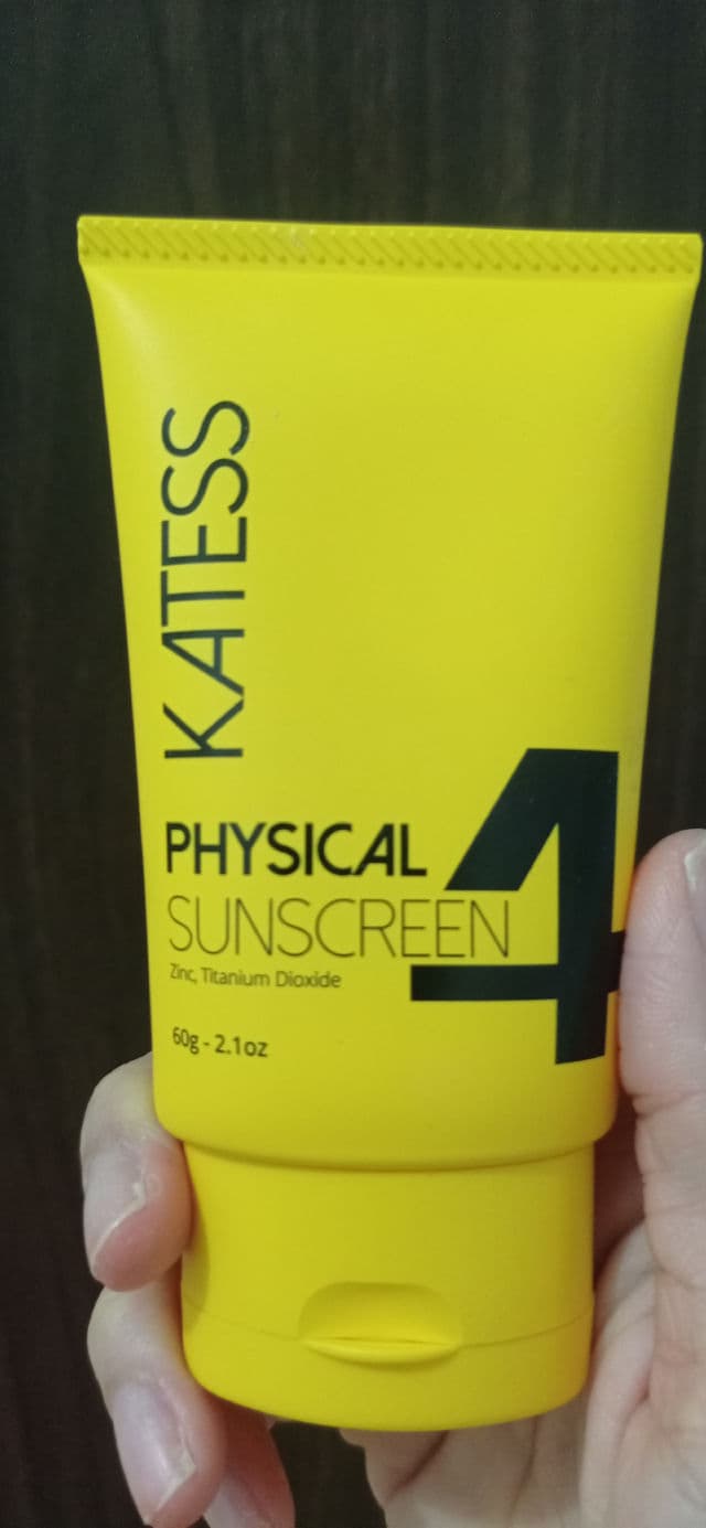 Katess Physical Sunscreen - 4 review photo by Hollykatarina