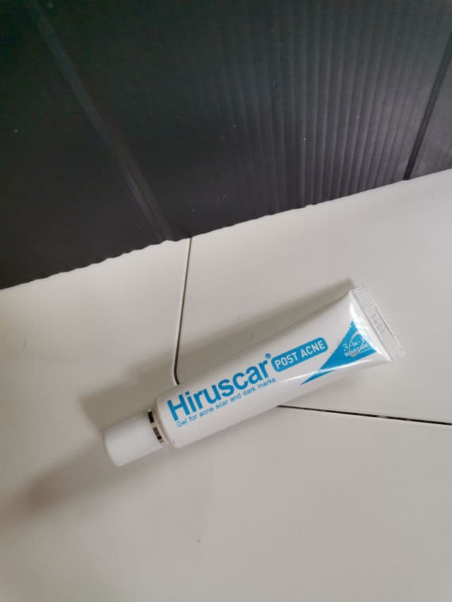 Hiruscar Post Acne Gel for Acne Scar and Dark Marks review photo by Iamacutie