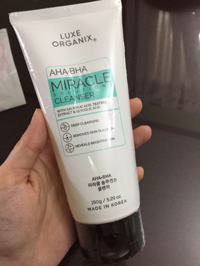 Luxe Organix Miracle Solutions Cleanser AHA/BHA Deep Pore Cleansing & Brightening review photo by Iamvan