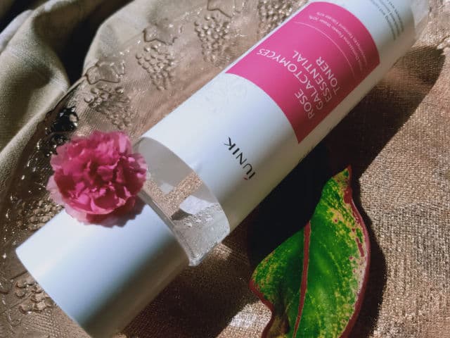 Iunik Rose Galactomyces Essential Toner review photo by Iamvan