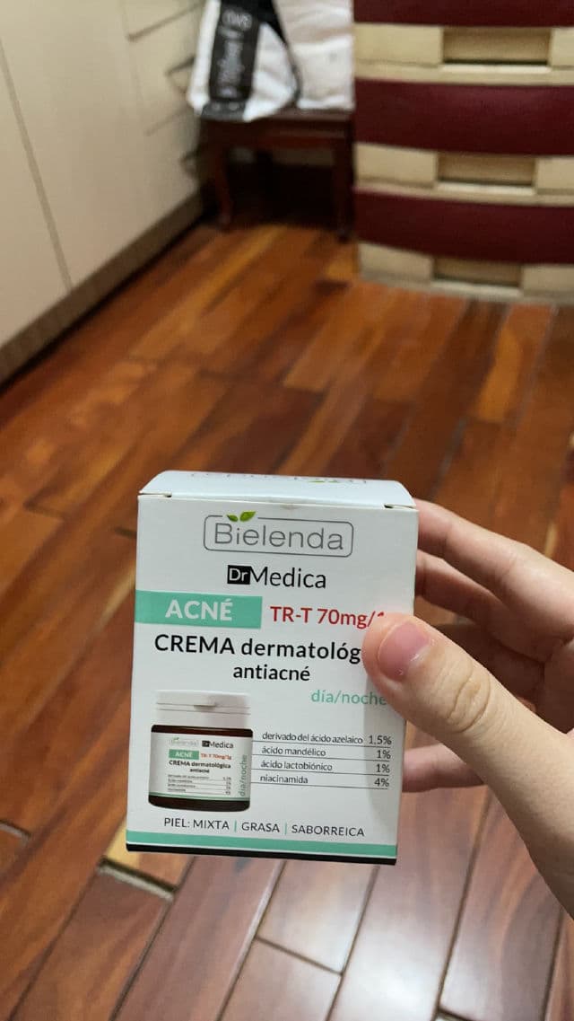 Bielenda Dr Medica Dermatological Anti Acne Face Cream Day/Night review photo by IvyHo