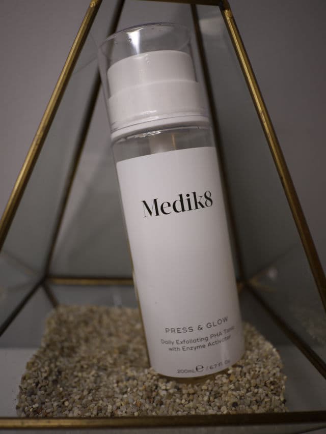 Medik8 Press & Glow Daily Exfoliating PHA Tonic with Enzyme Activator review photo by JMECOOK