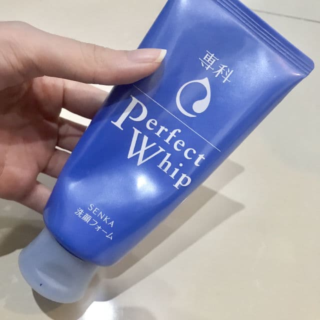 Senka Perfect Whip Cleansing Foam review photo by Janetliono