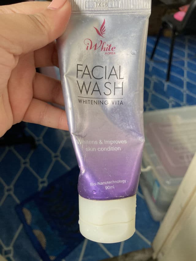 iWhite Korea Whitening Vita Facial Wash review photo by Jeannee