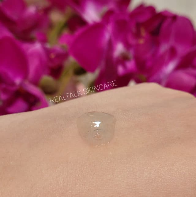 Somethinc AHA 7%, BHA 1%, PHA 3% Weekly Peeling Solution review photo by JelenaaJekkii