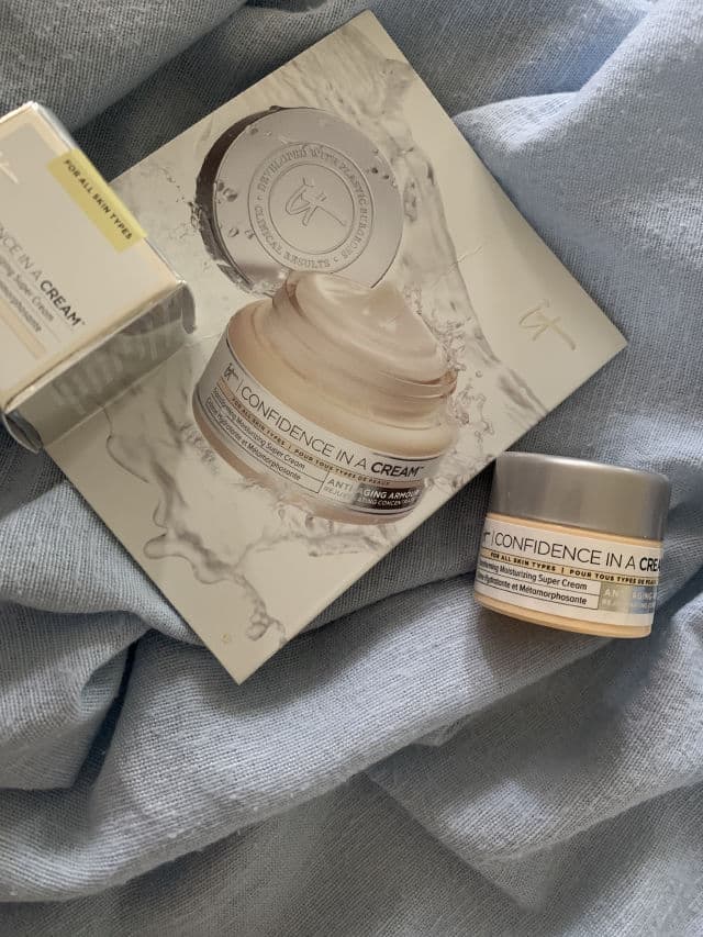 It Cosmetics Confidence in a Cream review photo by JhaMan