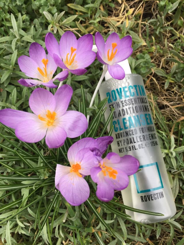 Rovectin Skin Essentials Conditioning Cleanser review photo by KWYNBeauty