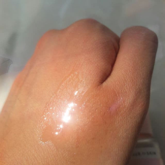 True to Skin Niacinamide Brigthening Serum review photo by Karisma
