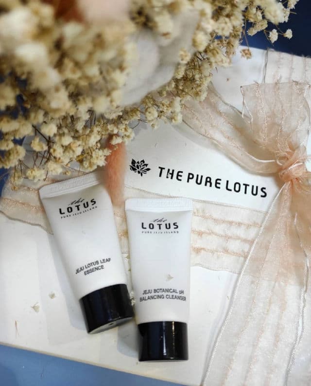 The Pure Lotus Jeju Lotus Leaf Essence review photo by Katherina
