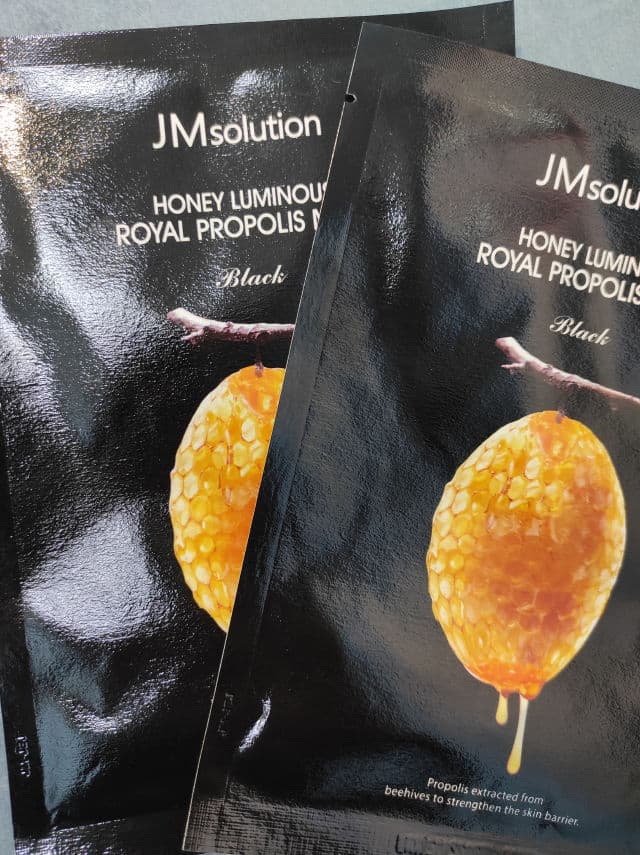 JMsolution Honey Luminous Royal Propolis Mask review photo by Katherina